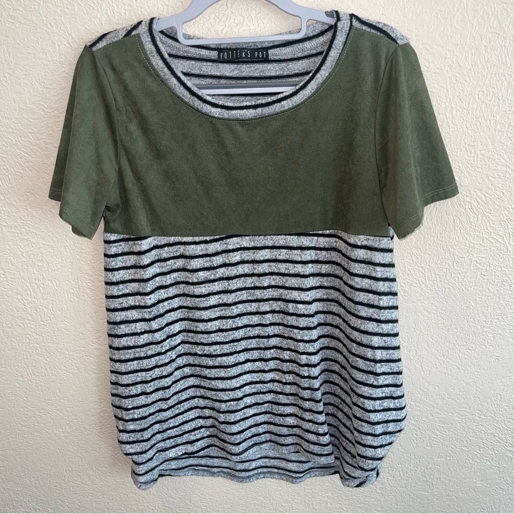 Potter’s Pot Green Gray & Black Striped Soft Top Size Medium